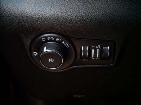 Used 2022 Jeep Compass Limited image 26