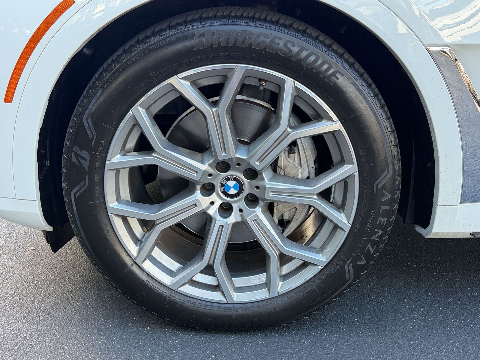 Used 2024 BMW X7 xDrive40i w/ Premium Package AWD/4WD image 13