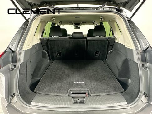 Used 2023 Nissan Rogue SV FWD image 11