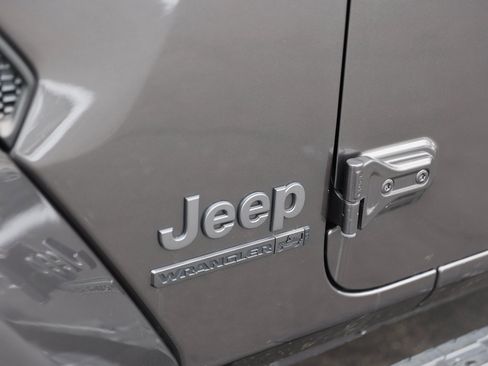 Used 2021 Jeep Wrangler Sport image 10