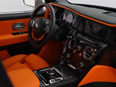 Certified 2023 Rolls-Royce Cullinan Black Badge w/ Driver's Package AWD/4WD image 39