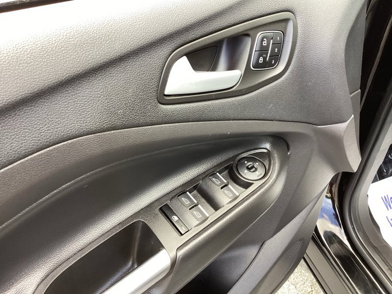 Used 2017 Ford Escape Titanium AWD/4WD image 22
