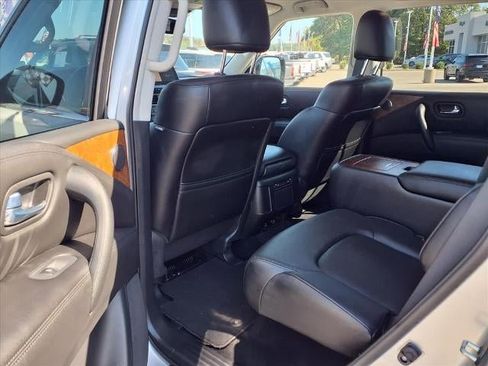 Used 2024 Nissan Armada SL w/ Captain's Chairs Package image 17