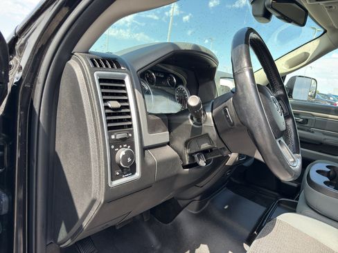 Used 2017 RAM 1500 Big Horn AWD/4WD image 14