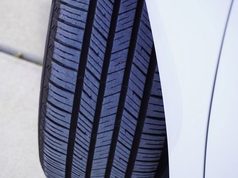 Used 2022 Toyota Sienna LE image 5