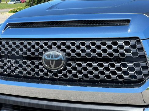 Used 2018 Toyota Tundra SR5 w/ SR5 Upgrade Package RWD image 39