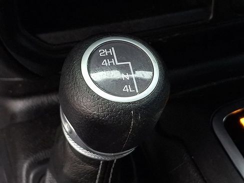 Used 2025 Jeep Wrangler Sport AWD/4WD image 23