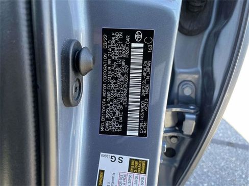 Used 2022 Toyota Corolla LE image 32