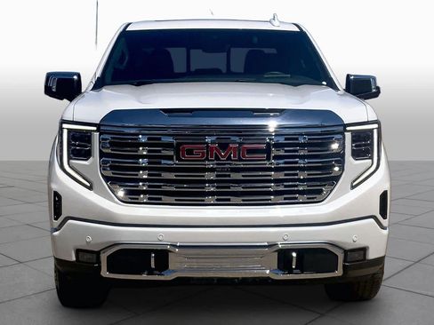 Used 2024 GMC Sierra 1500 Denali w/ Technology Package AWD/4WD image 4