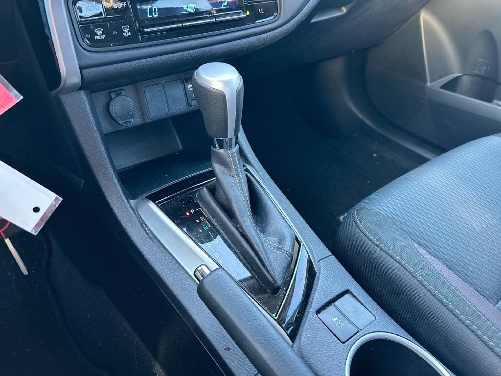 Used 2017 Toyota Corolla LE FWD image 24
