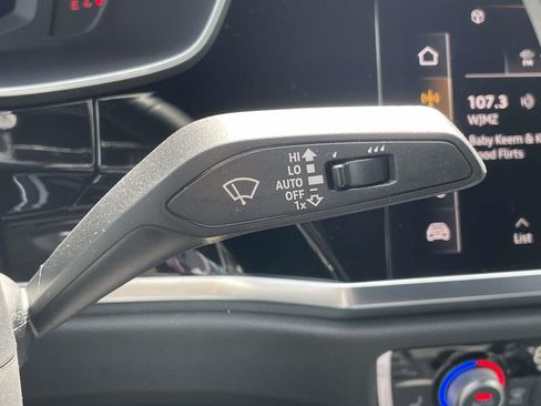 Certified 2025 Audi Q3 2.0T Premium AWD/4WD image 28