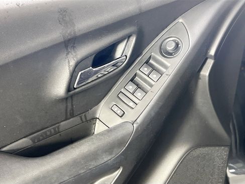 Used 2017 Chevrolet Trax LT w/ LT Convenience Package FWD image 17