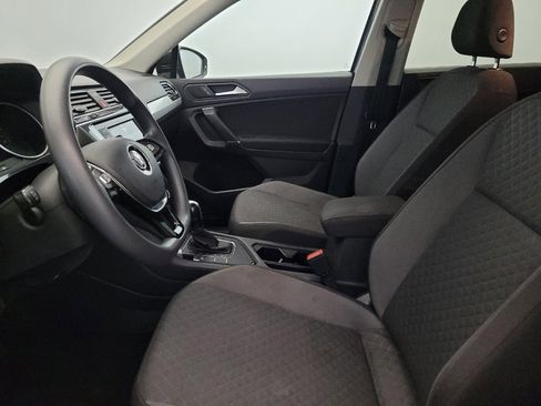 Used 2020 Volkswagen Tiguan S image 17