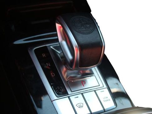 Used 2015 Mercedes-Benz G 63 AMG 4MATIC image 31