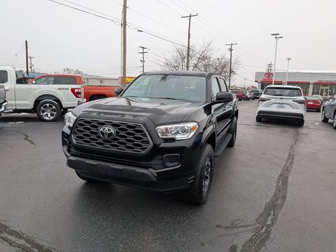 Used 2022 Toyota Tacoma SR image 4