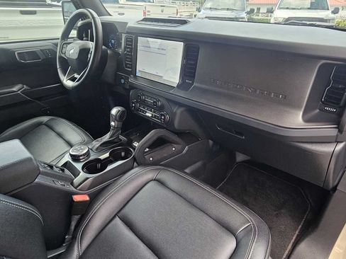 Used 2025 Ford Bronco Badlands w/ Sasquatch Package AWD/4WD image 30