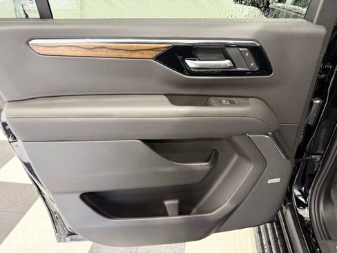 New 2026 Chevrolet Suburban High Country AWD/4WD image 21