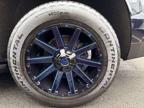 Used 2022 Chevrolet Tahoe LT w/ LT Signature Package image 23