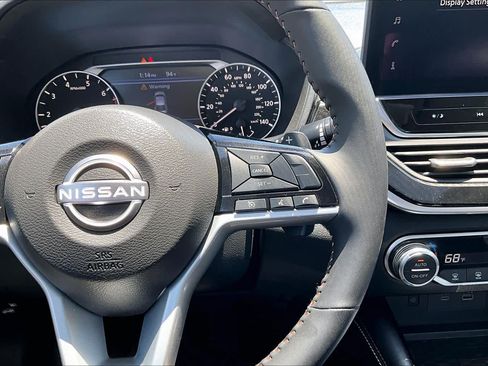 Certified 2025 Nissan Altima 2.5 SR w/ SR Premium Package AWD/4WD image 23