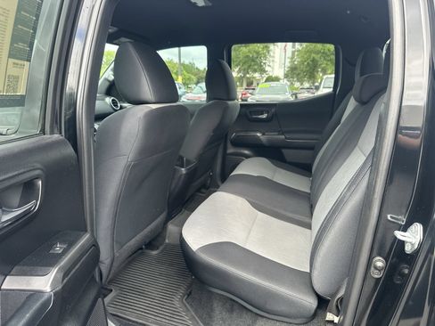 Used 2021 Toyota Tacoma TRD Sport AWD/4WD image 30
