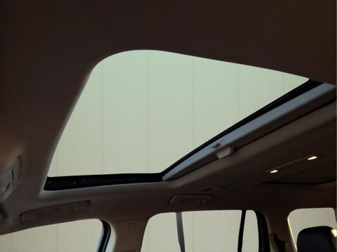 Used 2021 GMC Acadia Denali w/ Denali Ultimate Package image 19