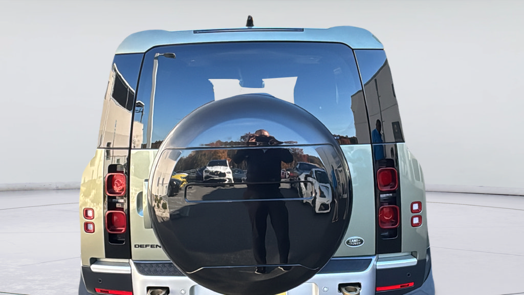 Used 2021 Land Rover Defender 90 AWD/4WD image 11