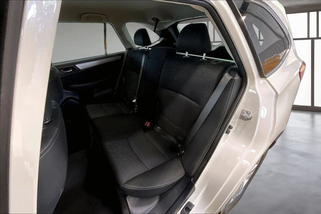 Used 2018 Subaru Outback 2.5i Premium AWD/4WD image 23