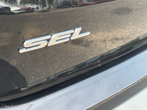 Used 2024 Ford Edge SEL w/ Convenience Package AWD/4WD image 9