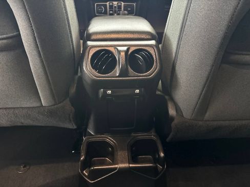 Used 2025 Jeep Wrangler Unlimited Sport AWD/4WD image 17