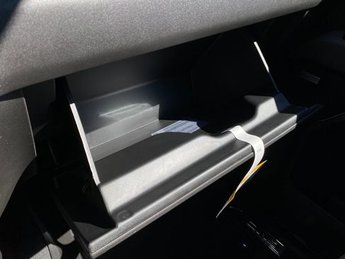 Used 2025 Chevrolet Silverado 2500 ZR2 w/ Technology Package image 25