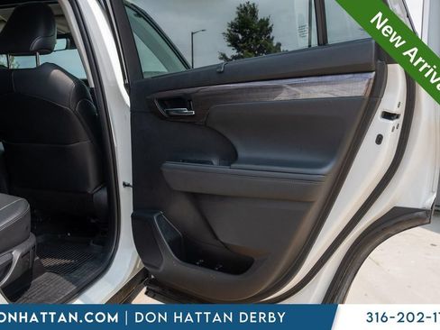 Used 2022 Toyota Highlander Limited AWD/4WD image 26