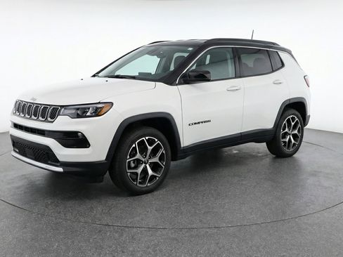 Used 2025 Jeep Compass Limited AWD/4WD image 3