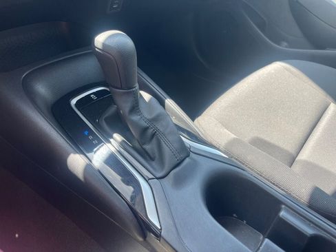 Used 2025 Toyota Corolla LE FWD image 17