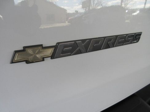 Used 2024 Chevrolet Express 3500 LT w/ LT Preferred Equipment Group RWD image 26