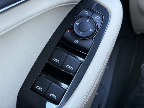 Used 2021 Cadillac CT5 Luxury w/ Sun And Sound Package image 23