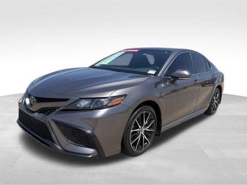 Used 2022 Toyota Camry SE w/ Carpet Mat Package (TMS) FWD image 6