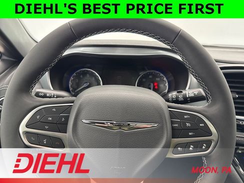 New 2026 Chrysler Pacifica Limited image 30