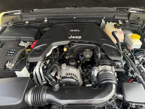 Used 2019 Jeep Wrangler Unlimited Sahara w/ LED Lighting Group image 45