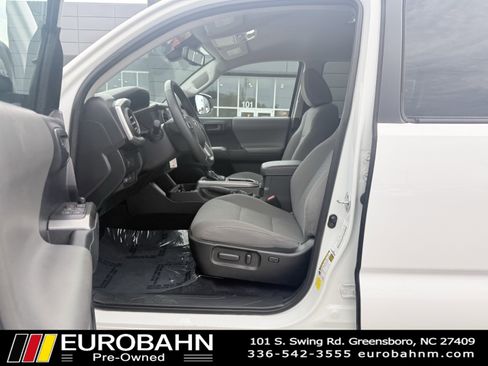 Used 2021 Toyota Tacoma SR5 RWD image 10