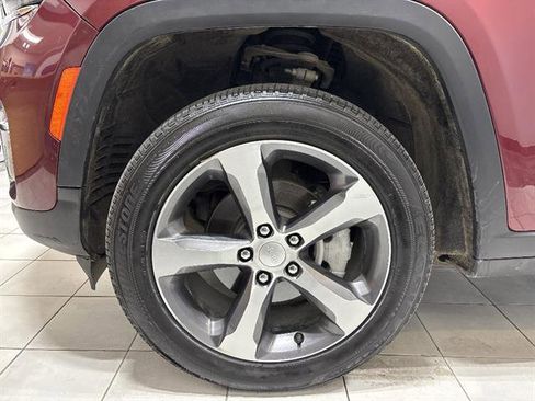 Used 2024 Jeep Grand Cherokee Limited AWD/4WD image 7