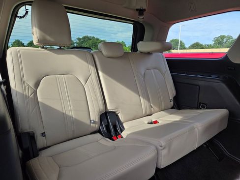 Used 2022 Ford Expedition Platinum AWD/4WD image 15