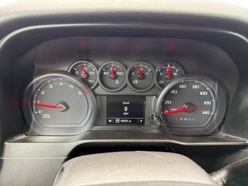 Used 2020 GMC Sierra 1500 4x4 Crew Cab w/ Sierra Value Package image 11