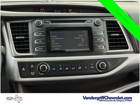 Used 2019 Toyota Highlander LE FWD image 17