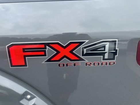 Used 2018 Ford F150 XLT w/ Equipment Group 302A Luxury AWD/4WD image 12