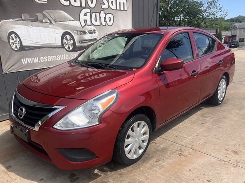 Used 2019 Nissan Versa S Plus FWD image 2