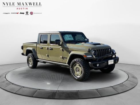 New 2026 Jeep Gladiator Willys AWD/4WD image 2