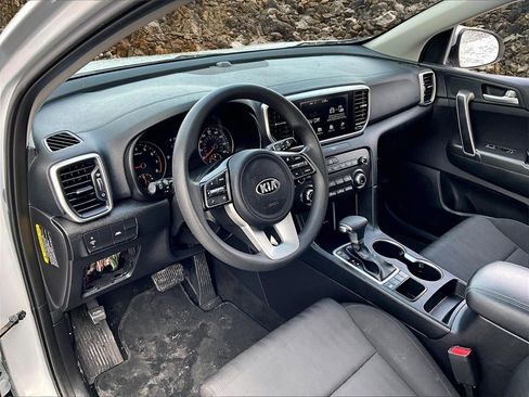 Used 2020 Kia Sportage LX image 11