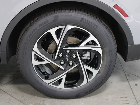 New 2026 Lincoln Nautilus Premier image 17