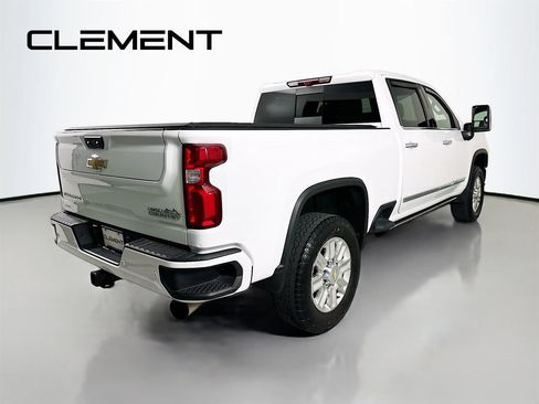 Used 2024 Chevrolet Silverado 2500 High Country w/ High Country Premium Package AWD/4WD image 7