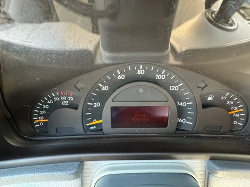 Used 2004 Mercedes-Benz C 240 Sedan image 24